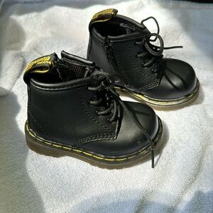 Dr. Martins INFANT 1460 SOFTY T LEATHER LACE UP BOOTS- size 4 BRAND NEW no tags